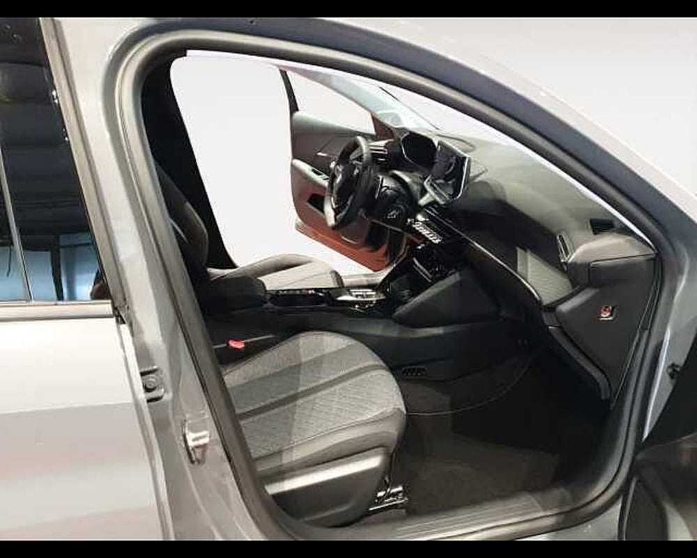 Peugeot 208 nuova a Cuneo (14)