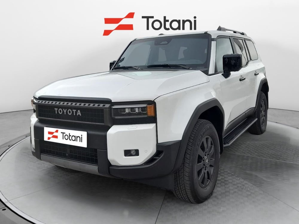 Toyota Land Cruiser nuova a L'Aquila