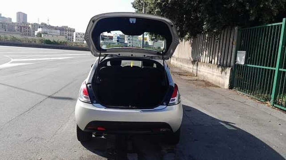 Lancia Ypsilon usata a Genova (2)