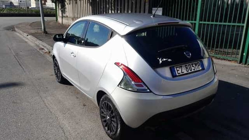 Lancia Ypsilon usata a Genova (9)