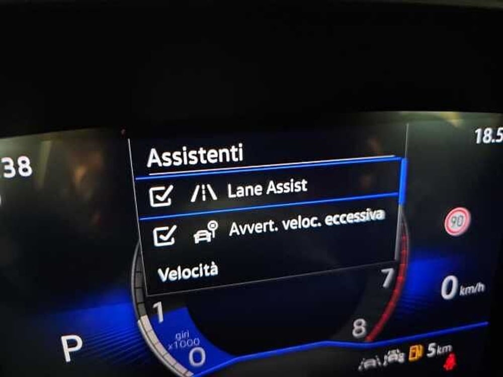 Volkswagen T-Cross usata a Lecco (19)
