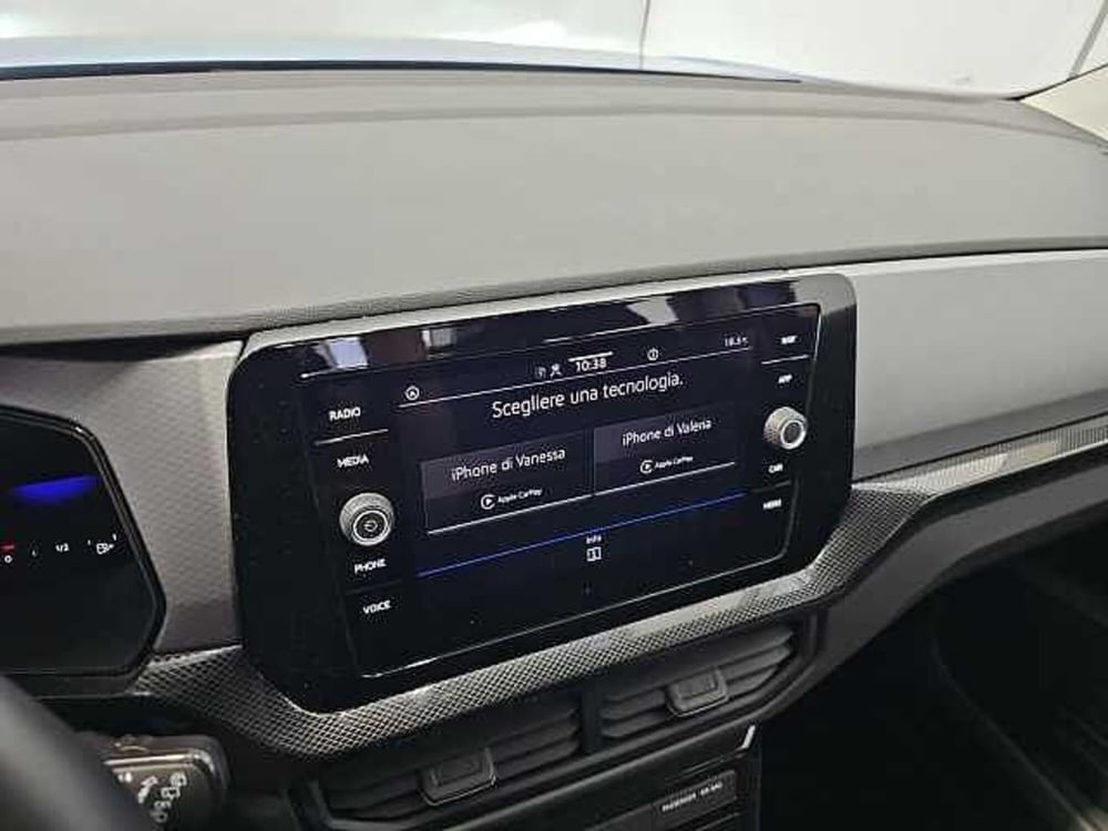 Volkswagen T-Cross usata a Lecco (8)