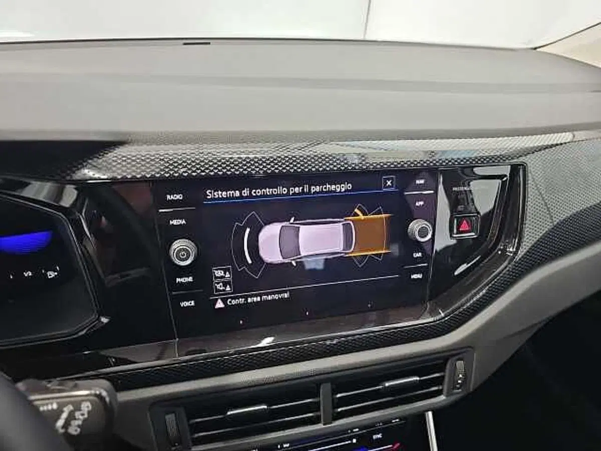 Volkswagen Taigo usata a Lecco (16)