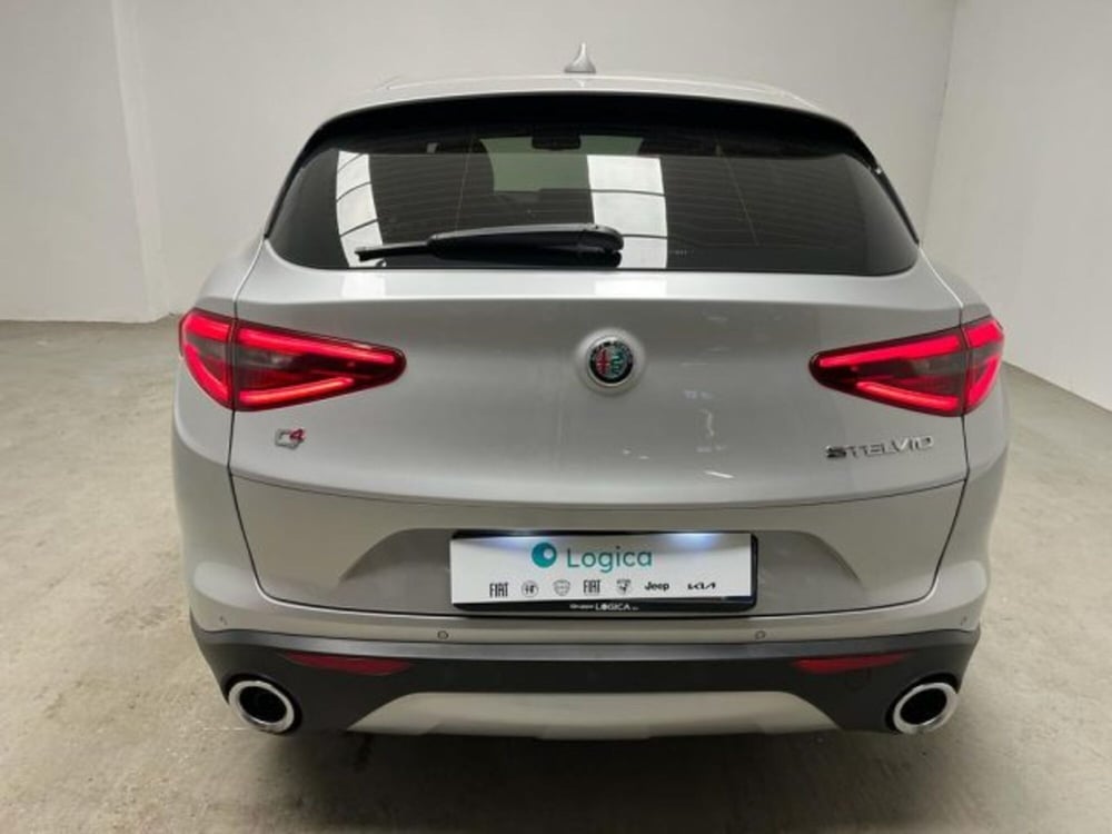 Alfa Romeo Stelvio usata a Biella (10)