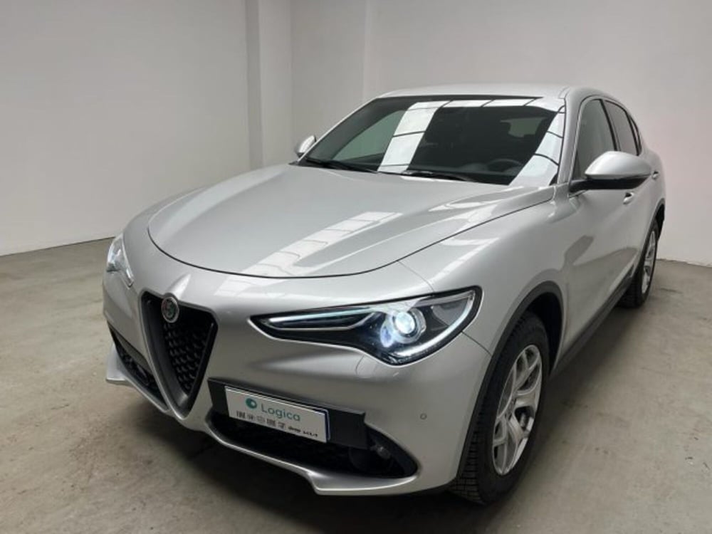 Alfa Romeo Stelvio usata a Biella (6)