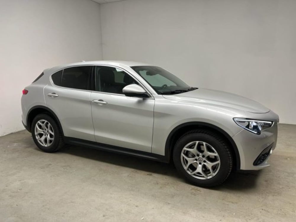 Alfa Romeo Stelvio usata a Biella (8)