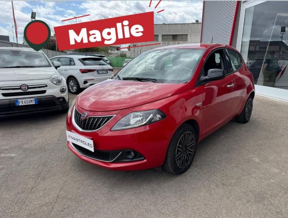 Lancia Ypsilon usata a Lecce