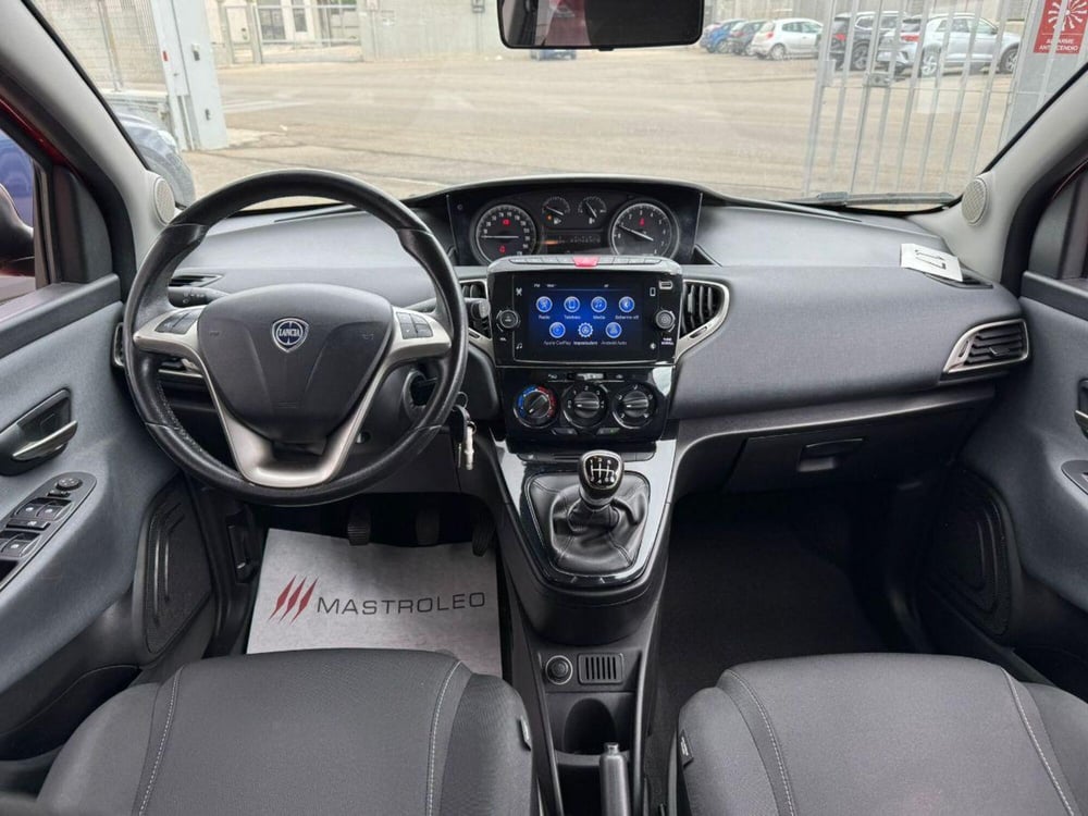 Lancia Ypsilon usata a Lecce (14)