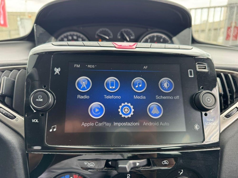 Lancia Ypsilon usata a Lecce (17)