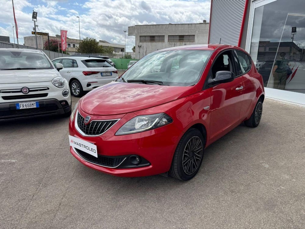 Lancia Ypsilon usata a Lecce (4)