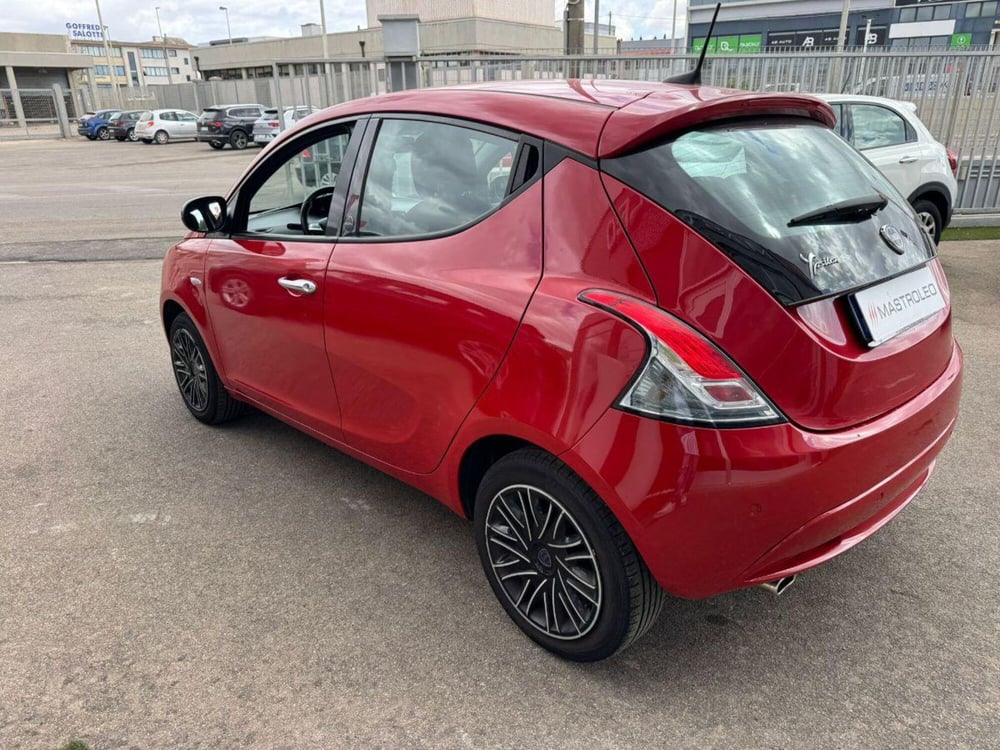 Lancia Ypsilon usata a Lecce (5)