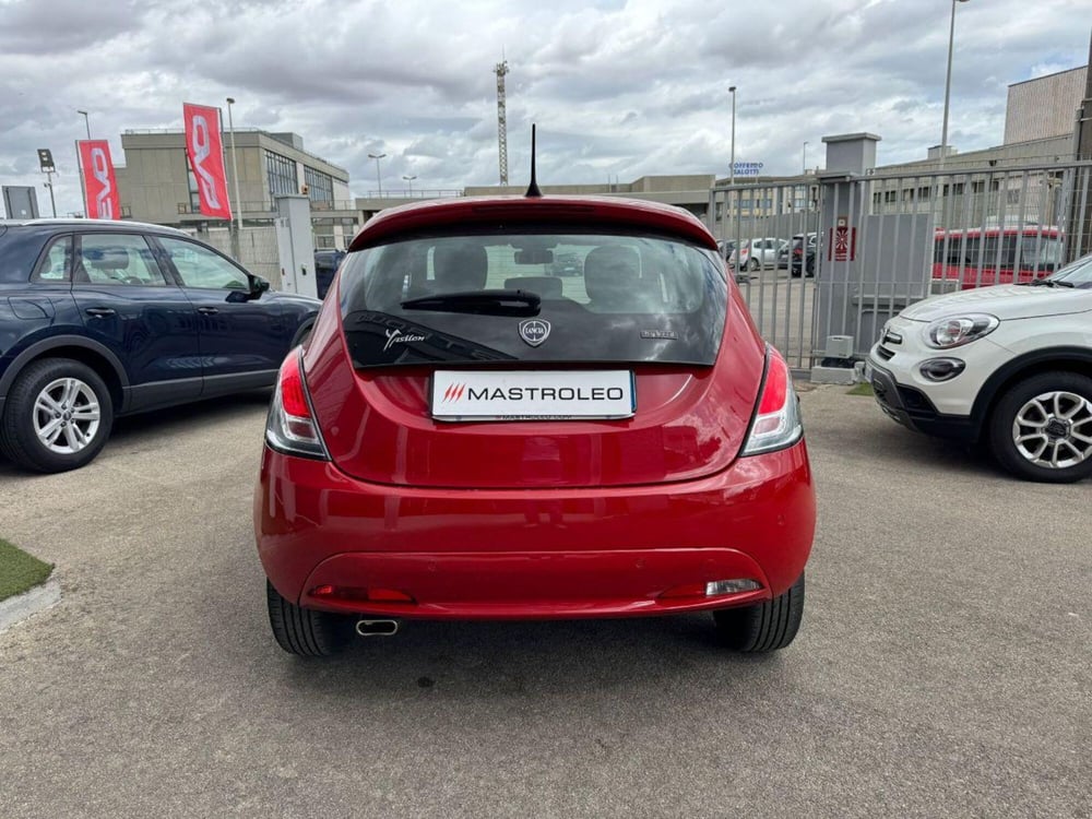 Lancia Ypsilon usata a Lecce (6)
