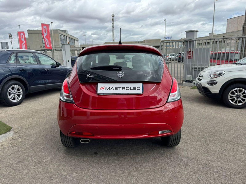 Lancia Ypsilon usata a Lecce (6)