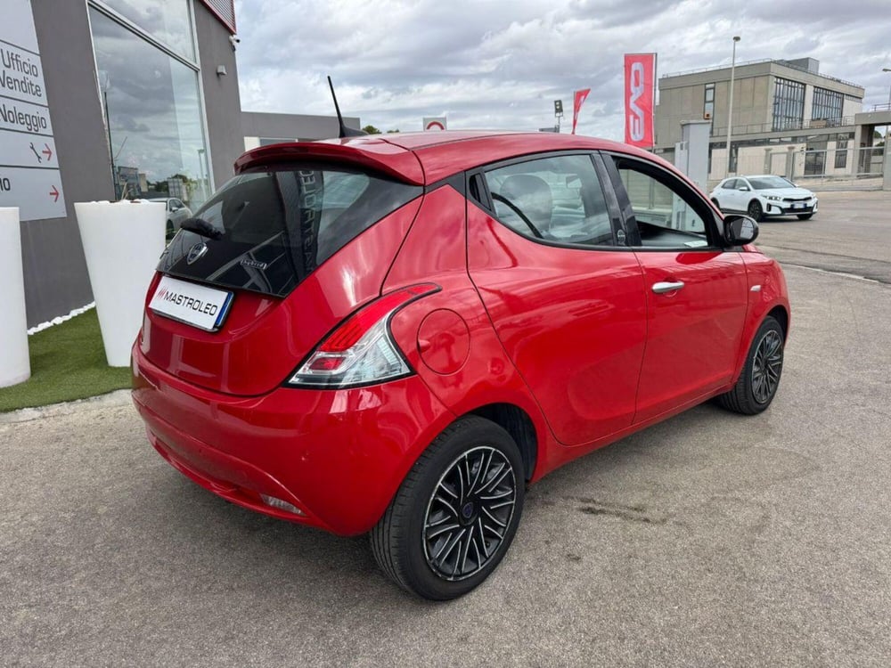 Lancia Ypsilon usata a Lecce (7)