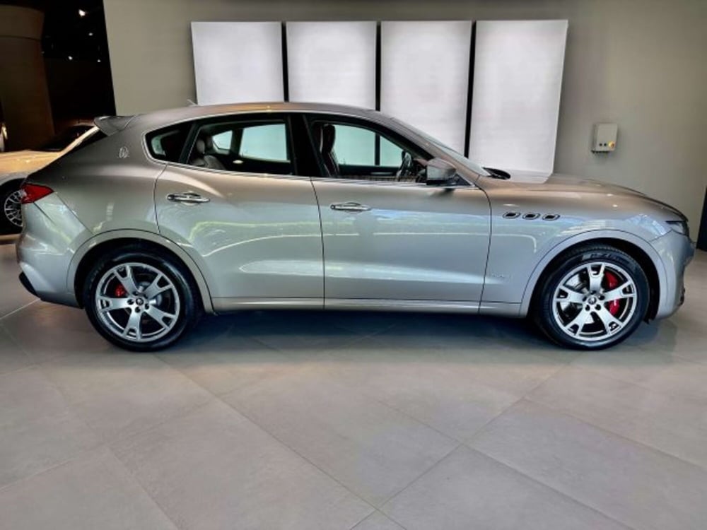 Maserati Levante usata a Torino (5)