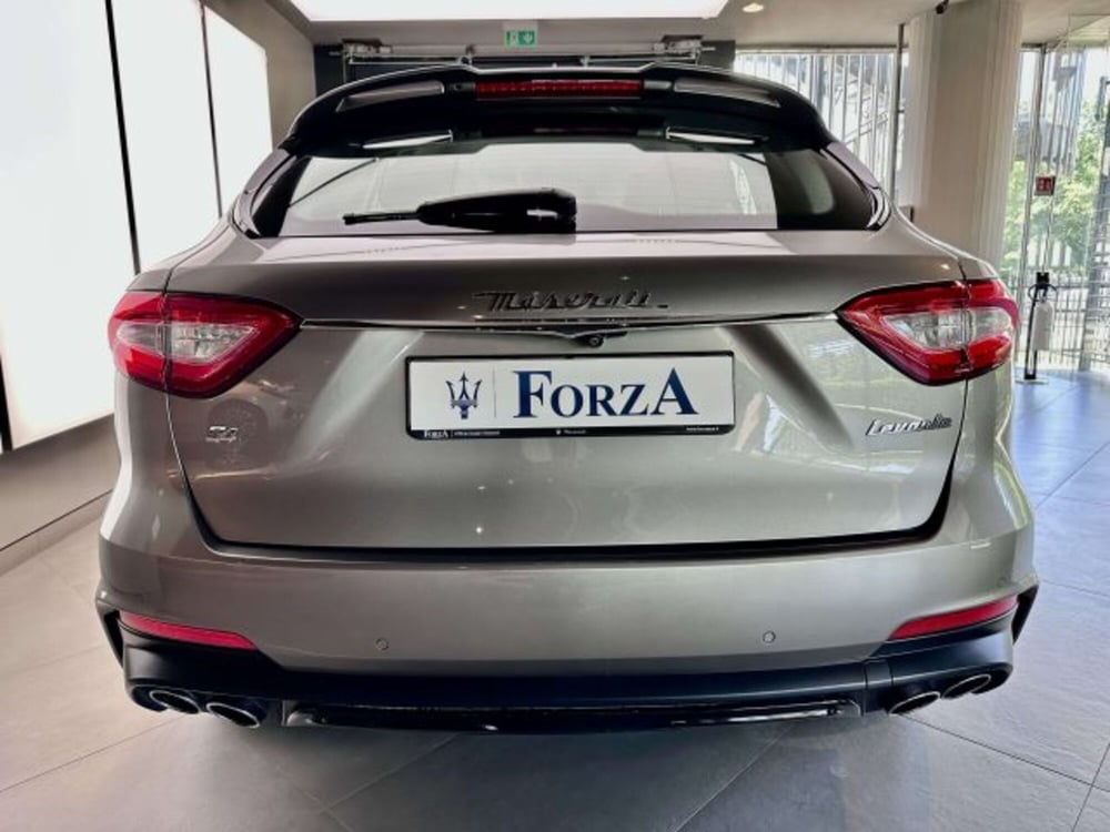 Maserati Levante usata a Torino (7)