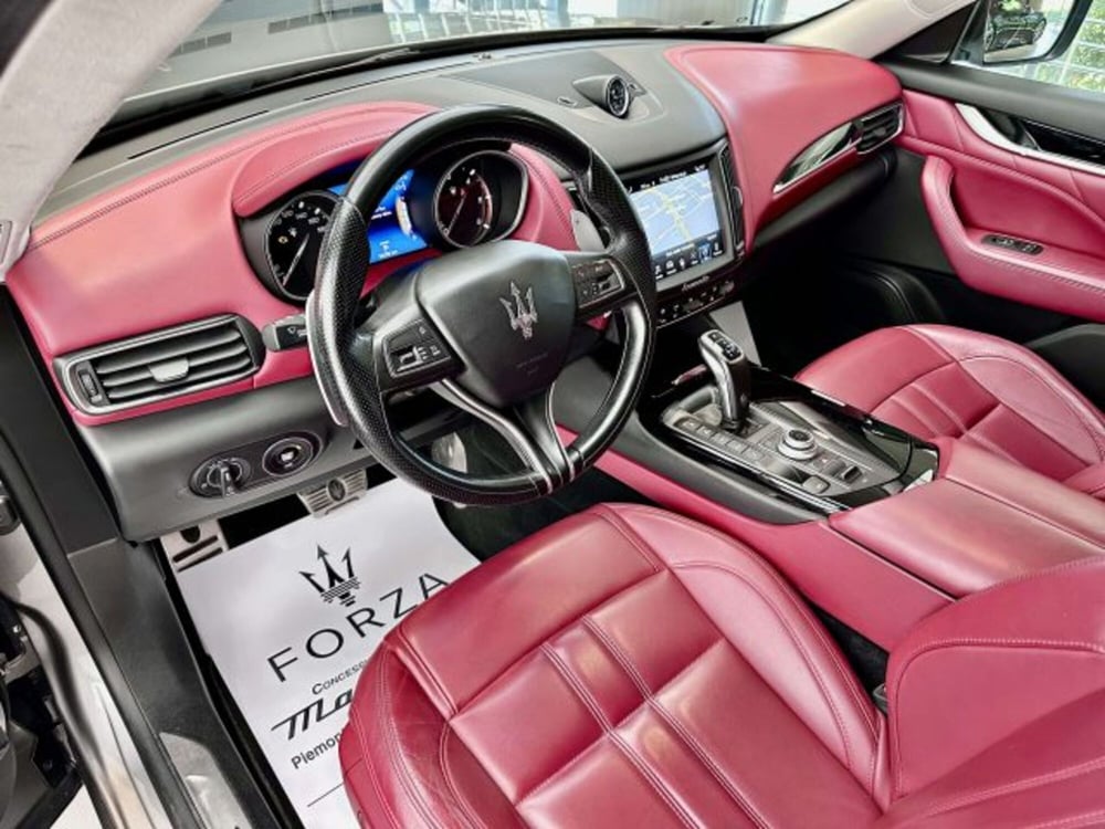 Maserati Levante usata a Torino (9)