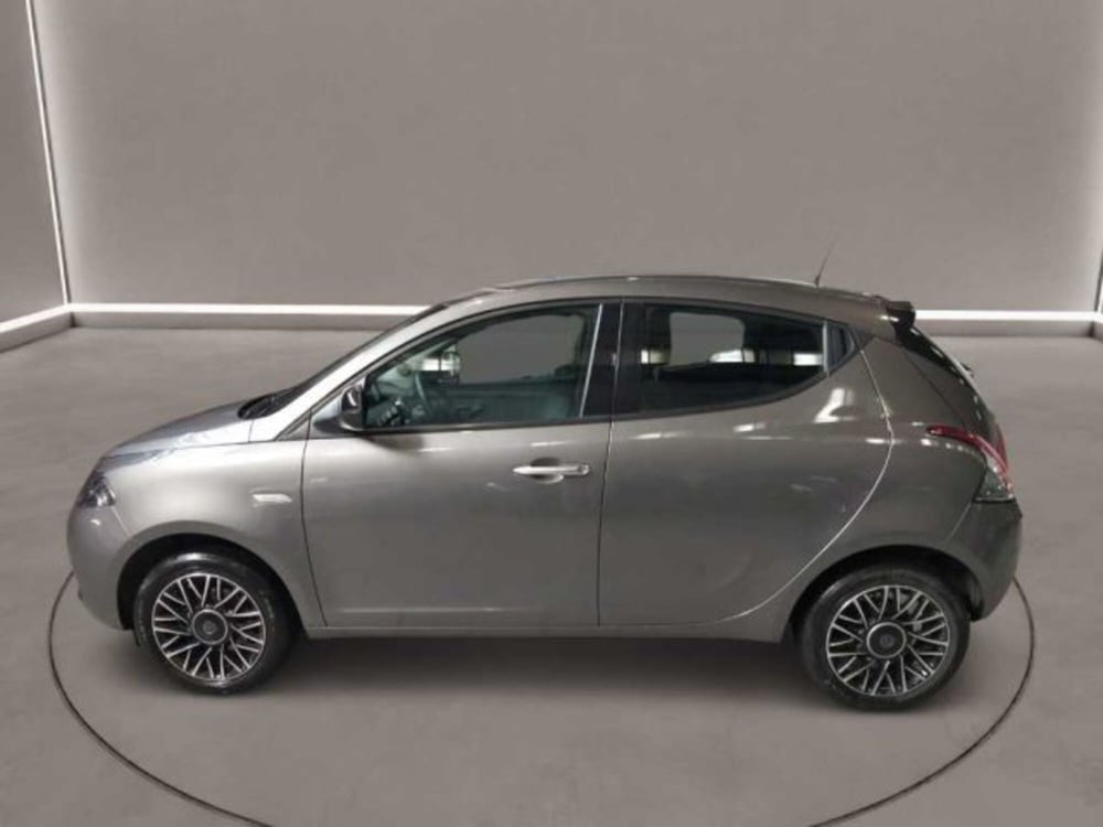 Lancia Ypsilon usata a Caltanissetta (3)