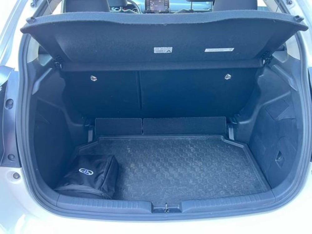 Toyota Yaris Cross usata a Roma (6)