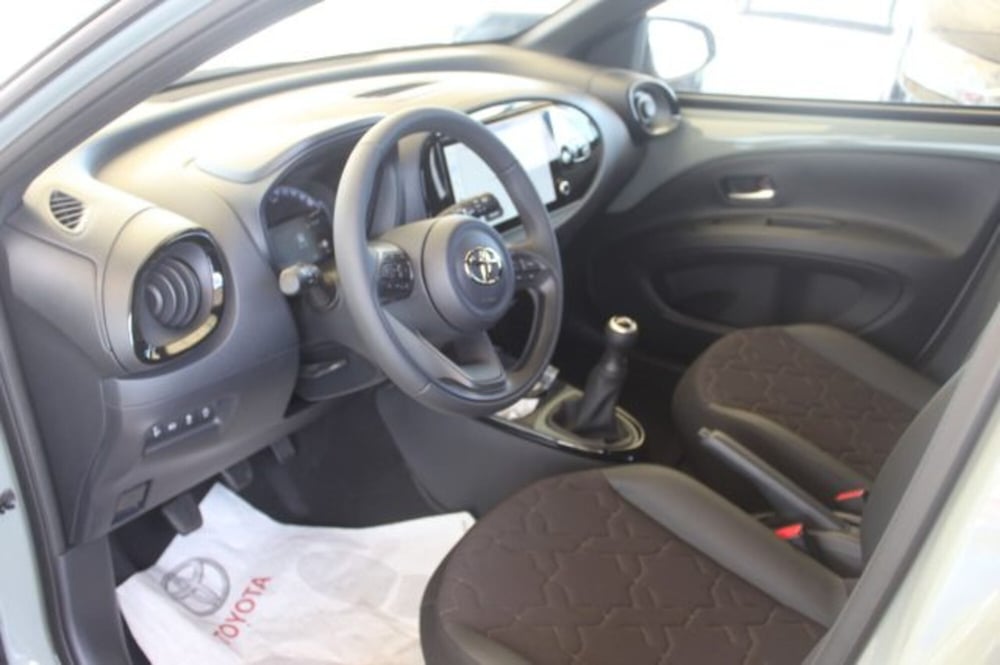 Toyota Aygo X nuova a Roma (12)