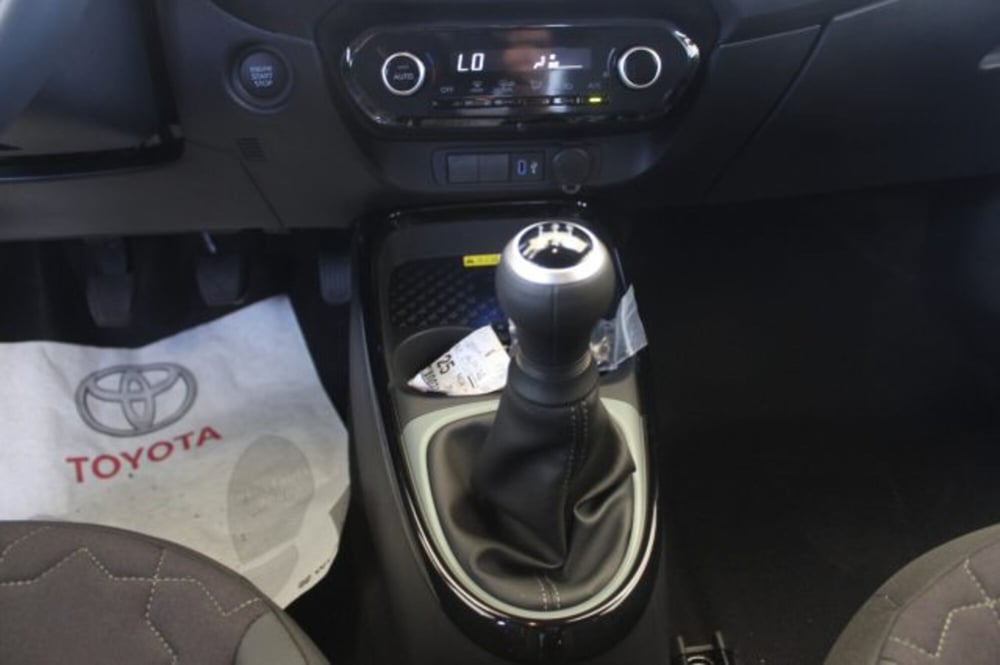 Toyota Aygo X nuova a Roma (16)