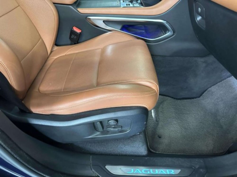 Jaguar F-Pace usata a Siena (12)