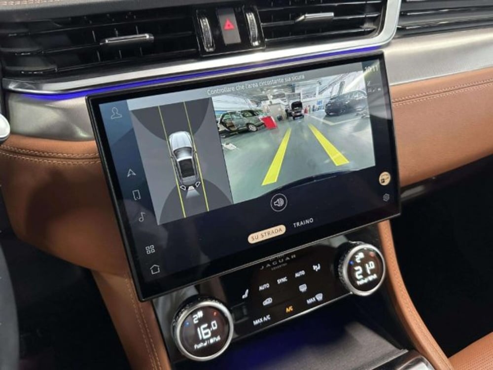 Jaguar F-Pace usata a Siena (14)