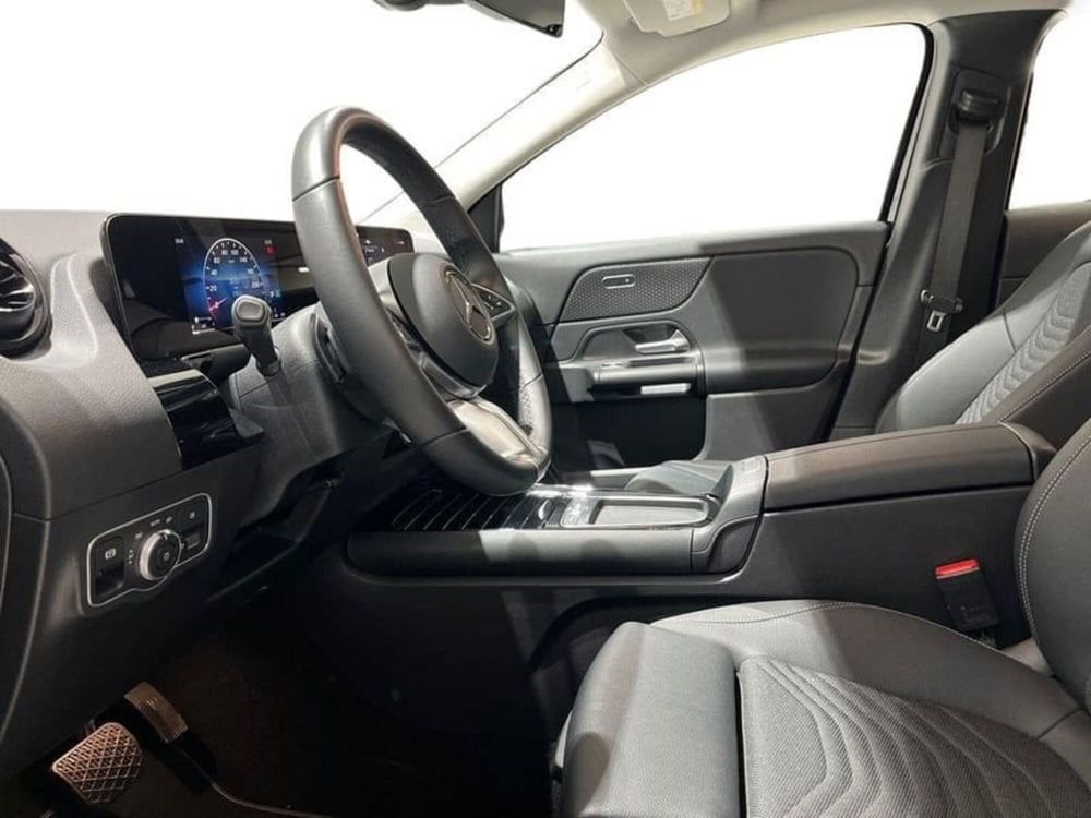 Mercedes-Benz GLA SUV usata a Napoli (12)
