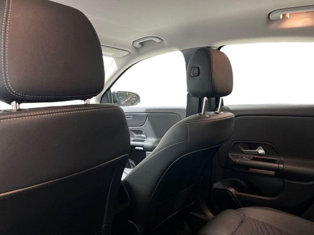 Mercedes-Benz GLA SUV usata a Napoli (18)