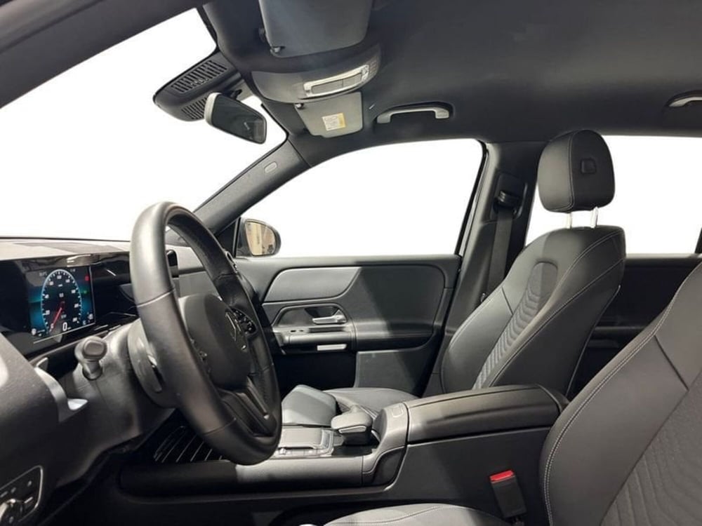 Mercedes-Benz GLB usata a Napoli (12)