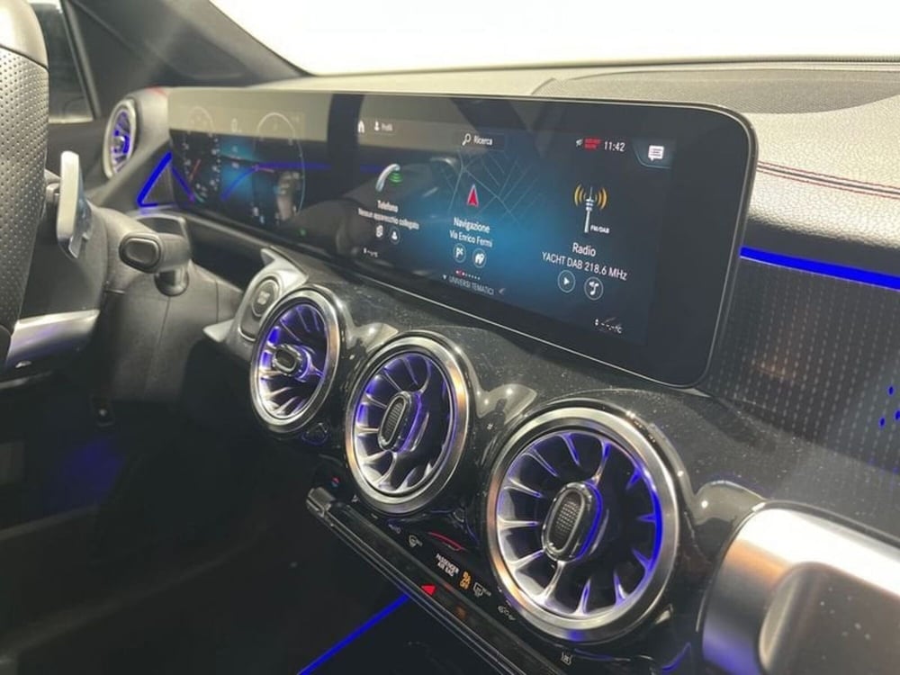 Mercedes-Benz EQB usata a Napoli (12)