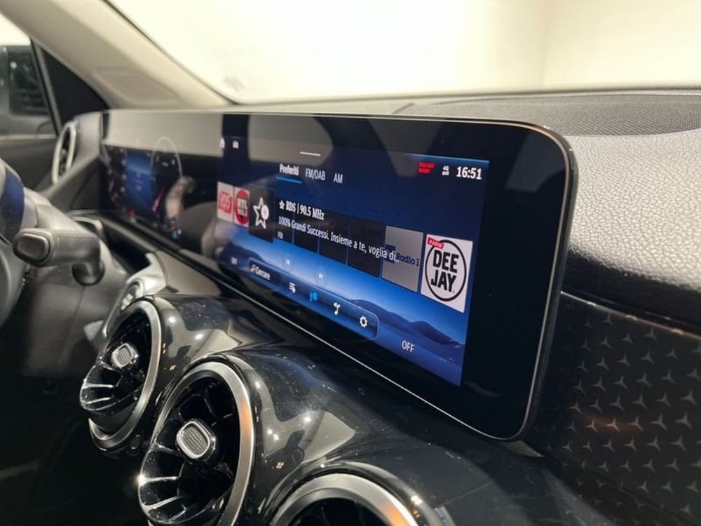 Mercedes-Benz GLB usata a Napoli (14)