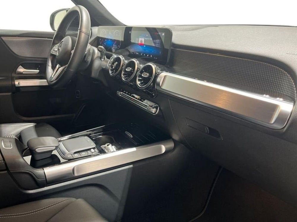 Mercedes-Benz GLB usata a Napoli (16)