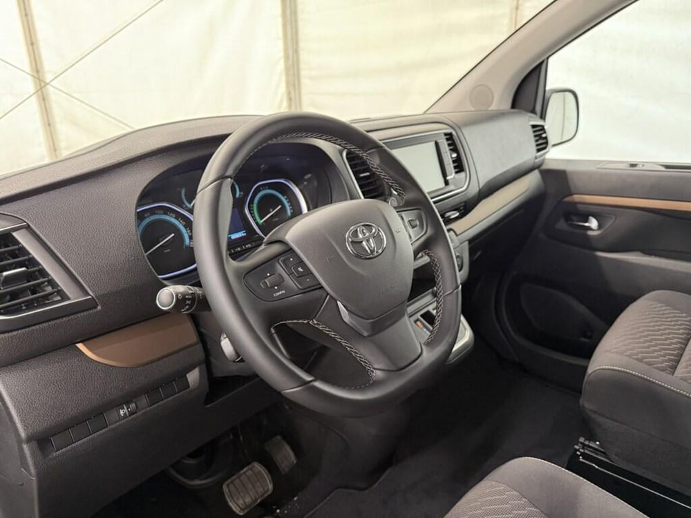 Toyota Proace Verso nuova a Monza e Brianza (12)