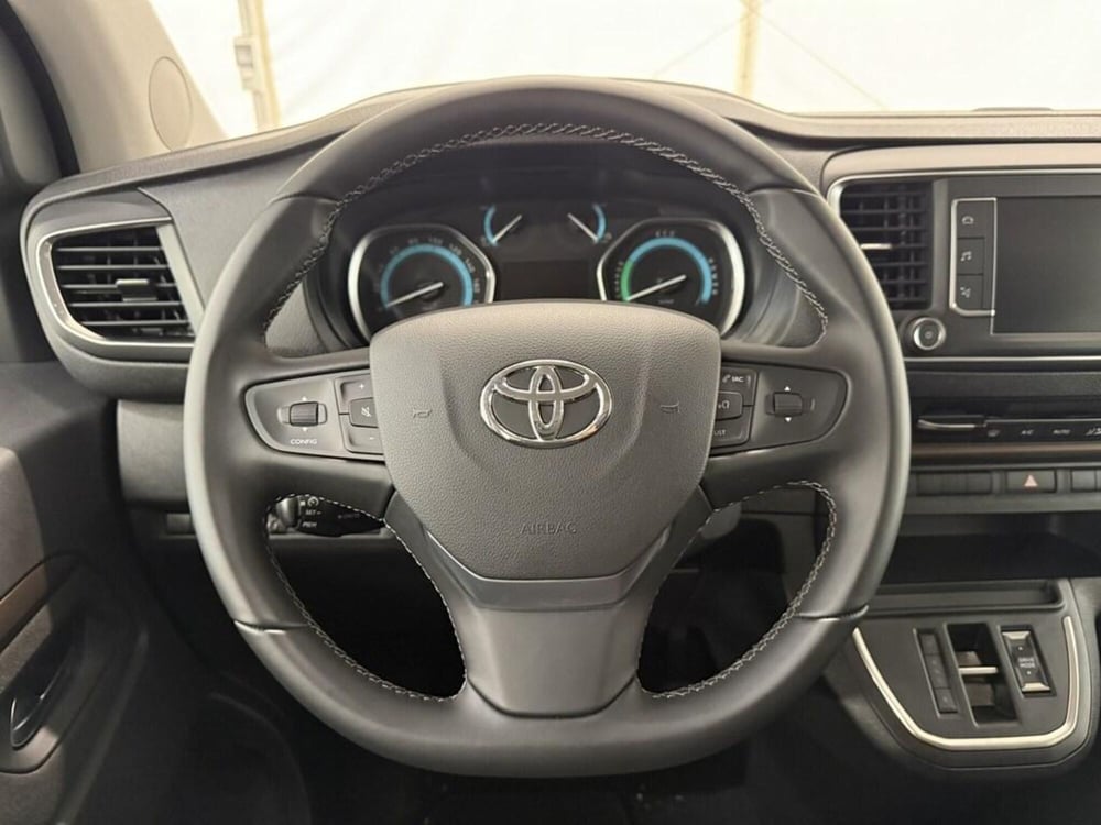 Toyota Proace Verso nuova a Monza e Brianza (7)