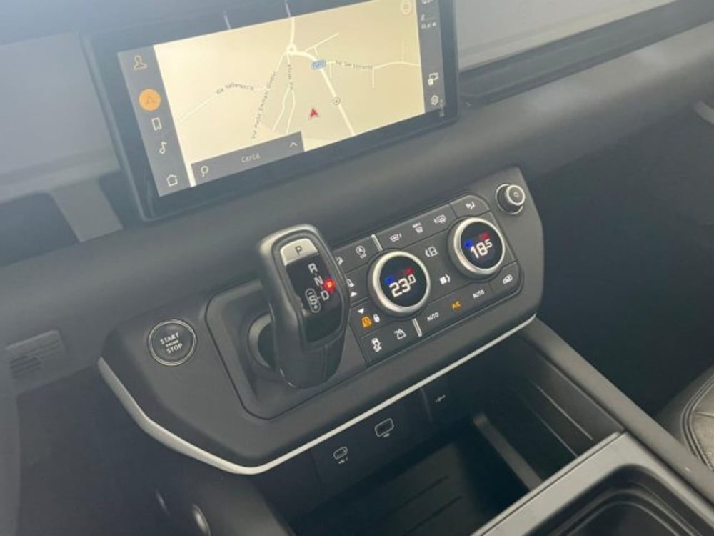 Land Rover Defender usata a Trapani (16)