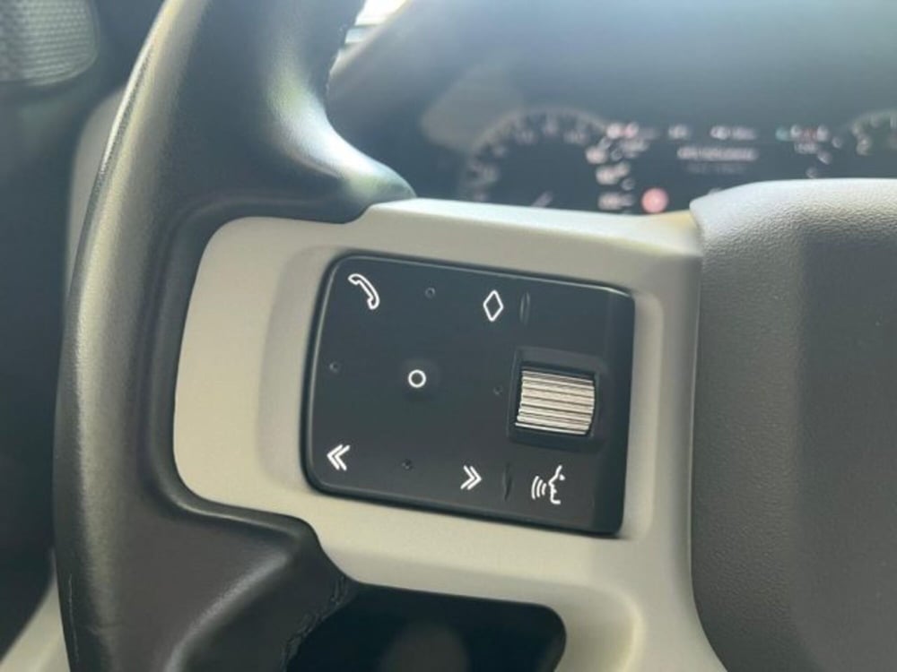 Land Rover Defender usata a Trapani (20)