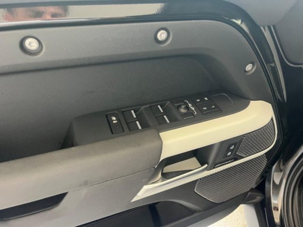 Land Rover Defender usata a Trapani (8)