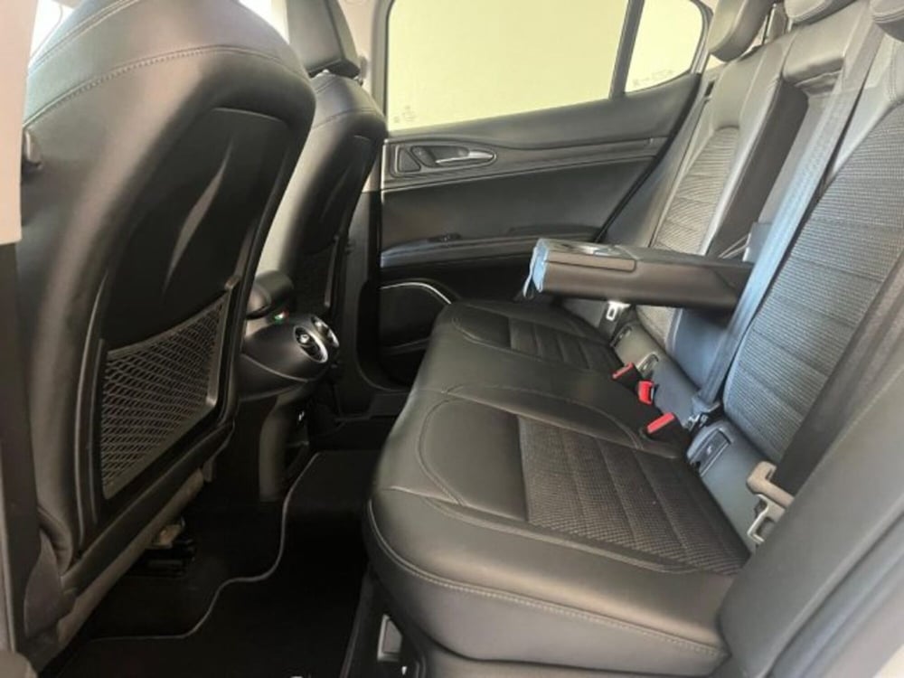Alfa Romeo Stelvio usata a Trapani (18)