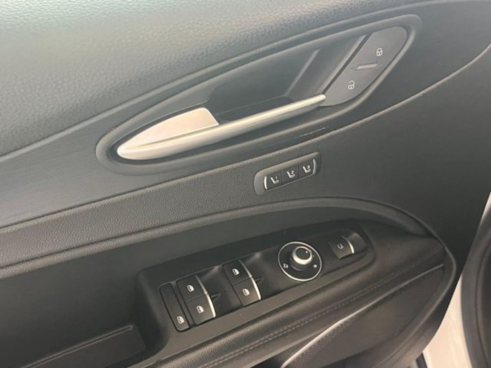 Alfa Romeo Stelvio usata a Trapani (9)