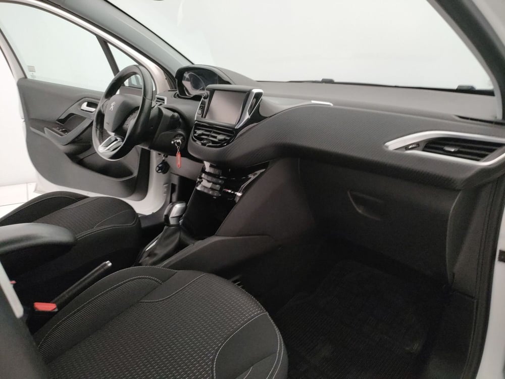 Peugeot 208 usata a Caserta (12)