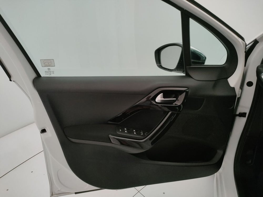 Peugeot 208 usata a Caserta (18)