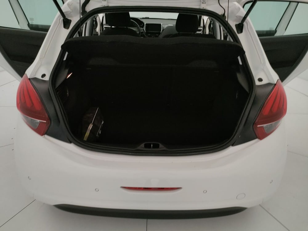 Peugeot 208 usata a Caserta (6)