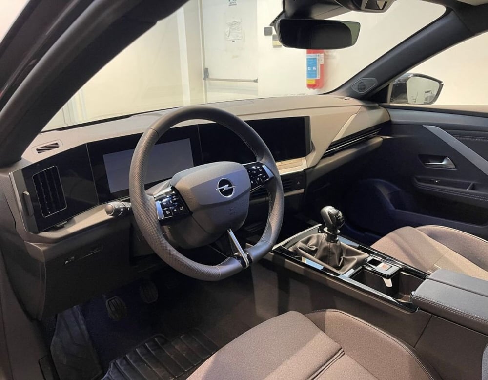Opel Astra nuova a Ferrara (11)