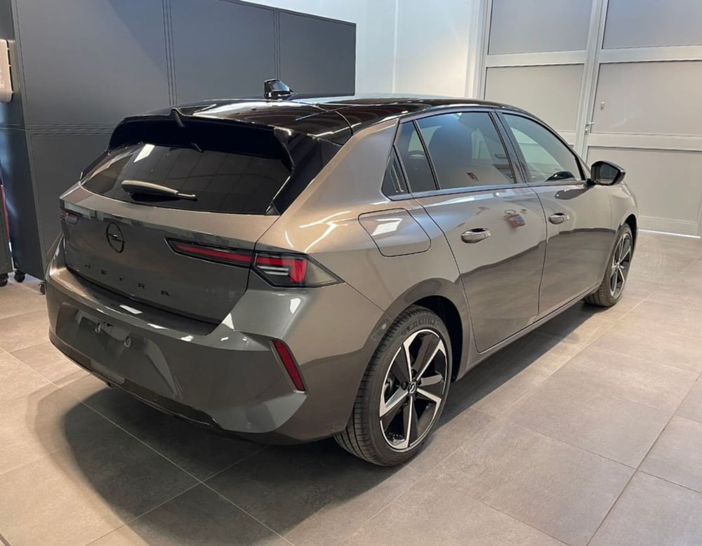 Opel Astra nuova a Ferrara (17)