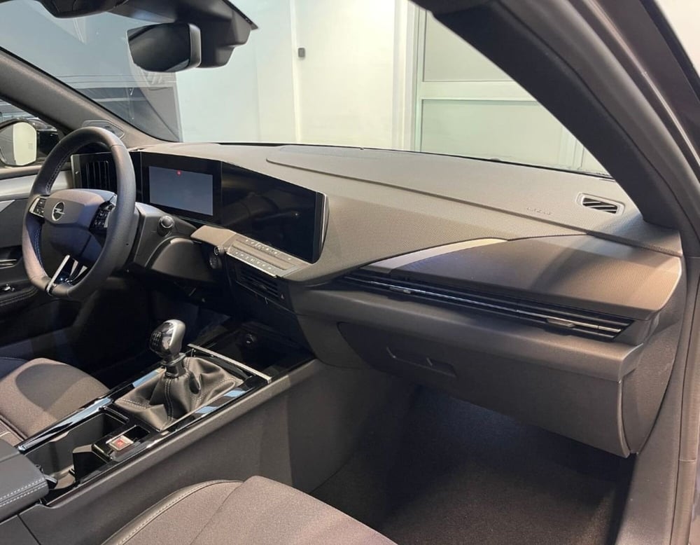 Opel Astra nuova a Ferrara (4)