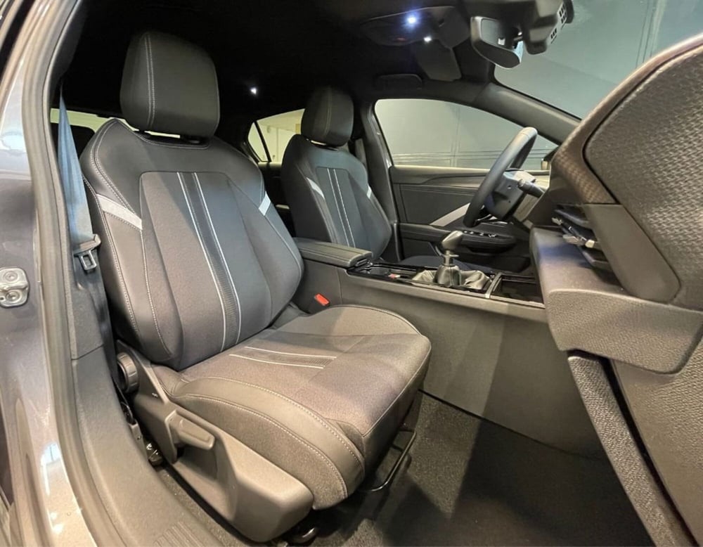 Opel Astra nuova a Ferrara (5)