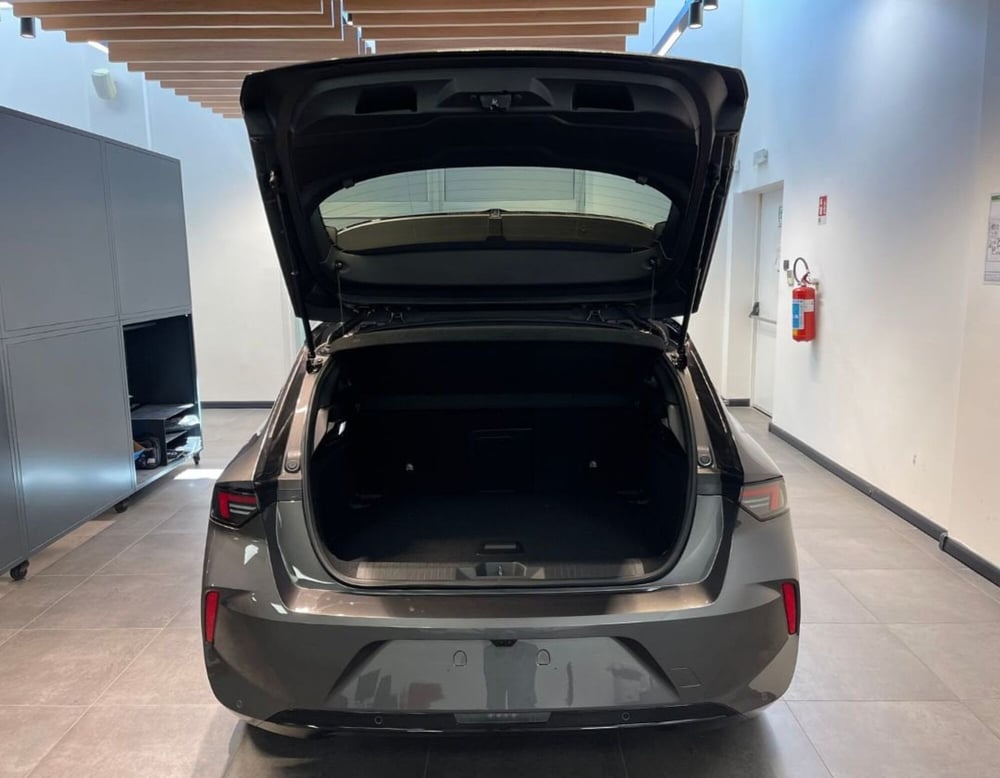 Opel Astra nuova a Ferrara (9)