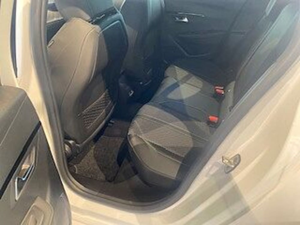 Peugeot 208 nuova a Cagliari (8)