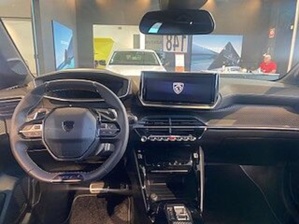 Peugeot 208 nuova a Cagliari (9)